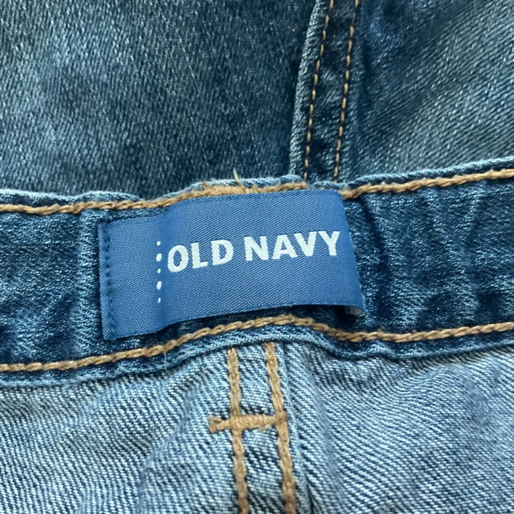 Girl’s Old Navy Jean Shorts with Embroidered‎ Flowers - Size 14